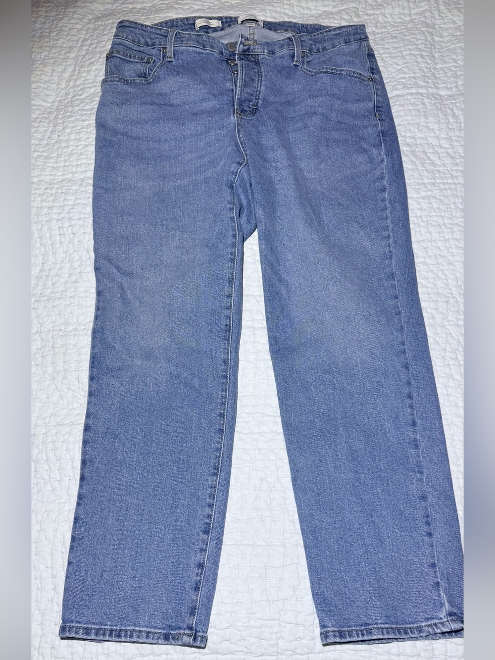 Classic Button fly Women's Light Blue Straight-Leg Jeans